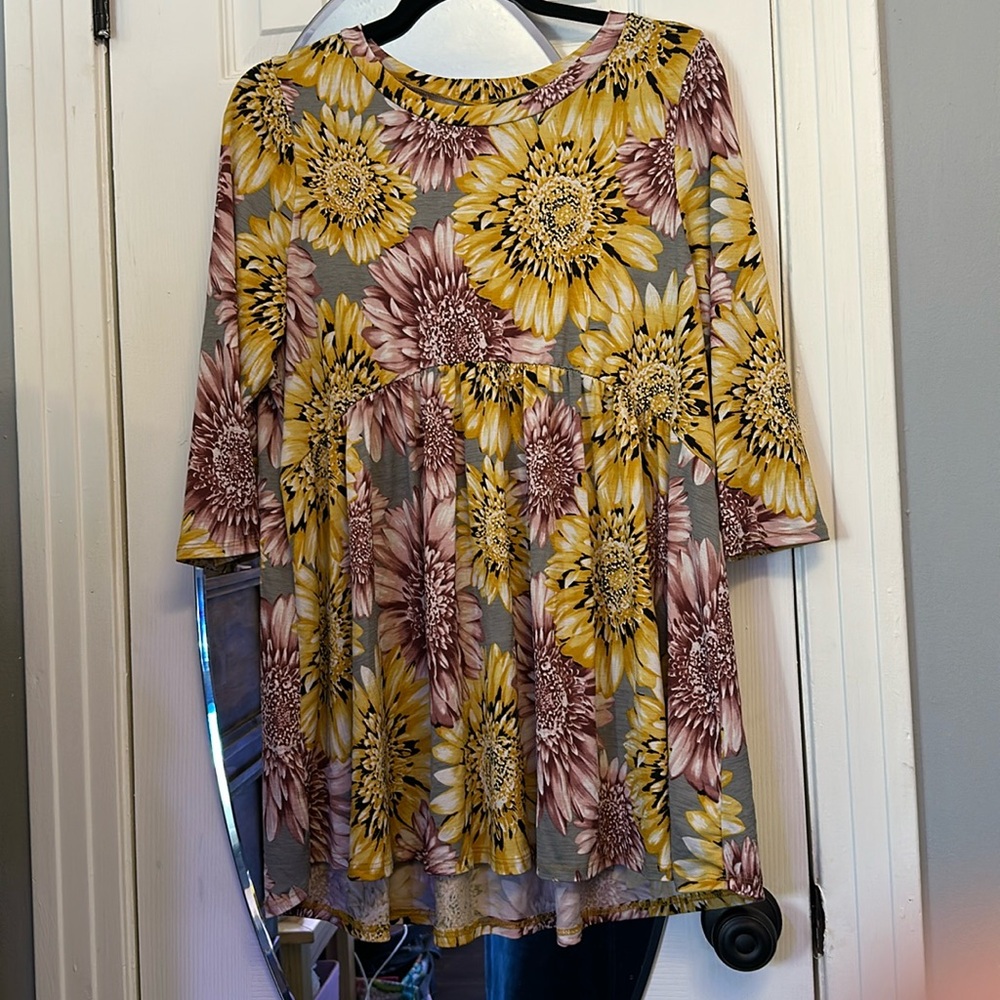 Beautiful flowered top